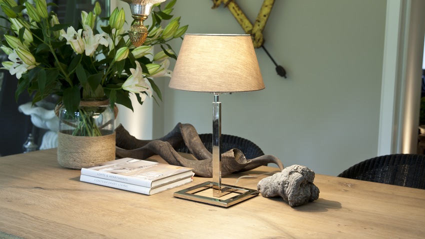 klassiek moderne metalen tafellamp