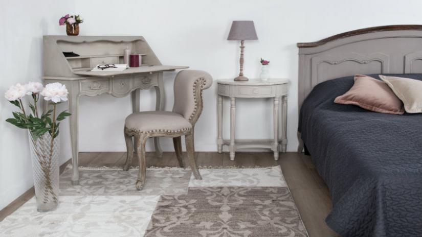 toaletka w stylu shabby chic