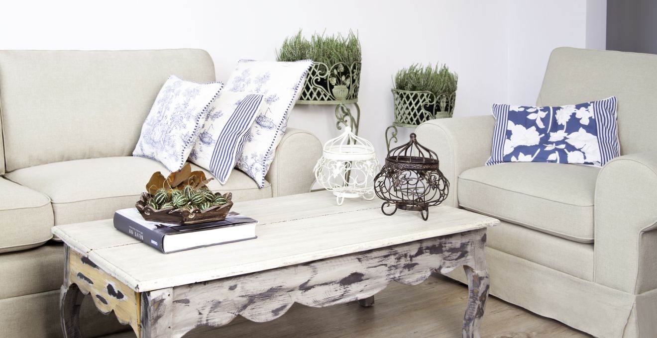 stolik kawowy w stylu shabby chic