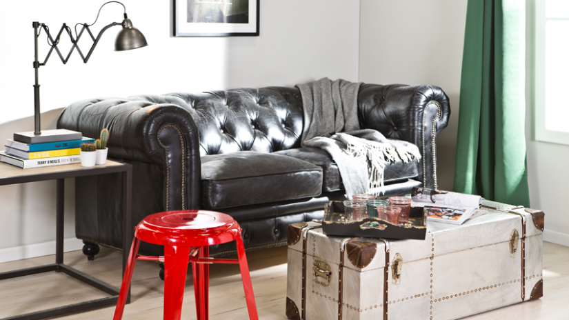 sofa Chesterfield w stylu loftowym