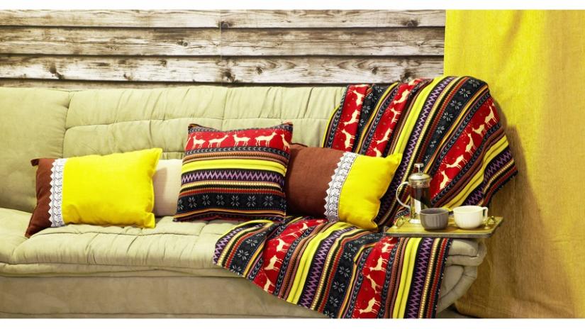 zielona sofa boho