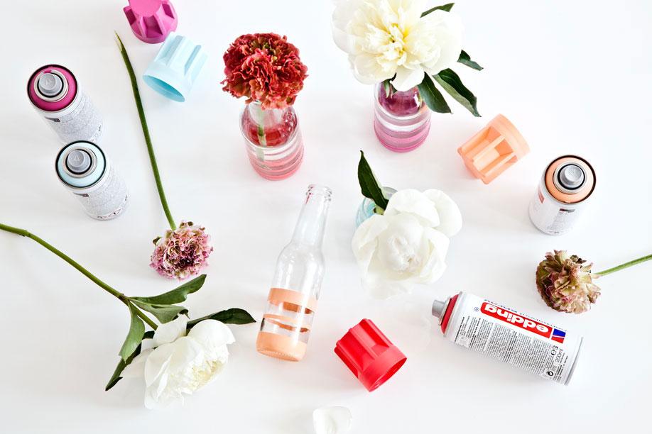 Westwing_DIY-gestreifte-vasen-flatlay
