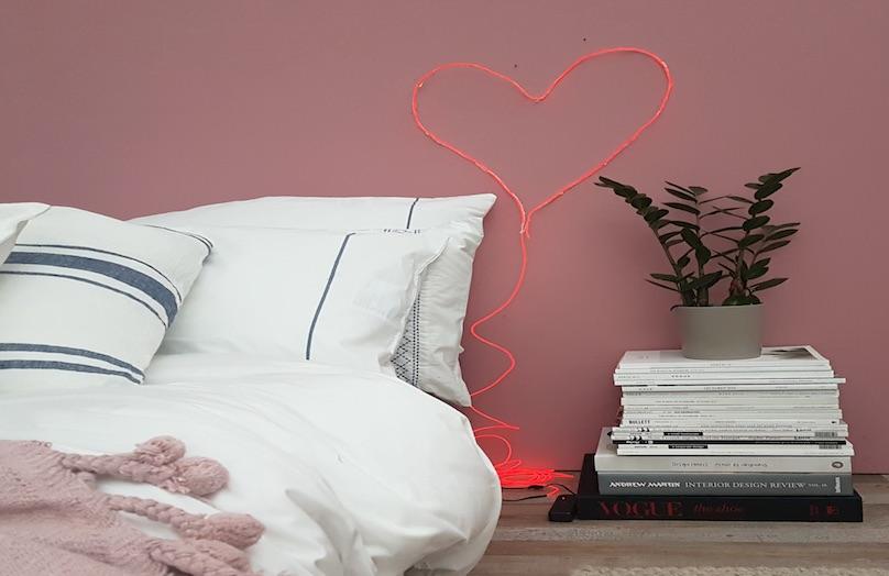 Licht aus, Neon-Herz an!