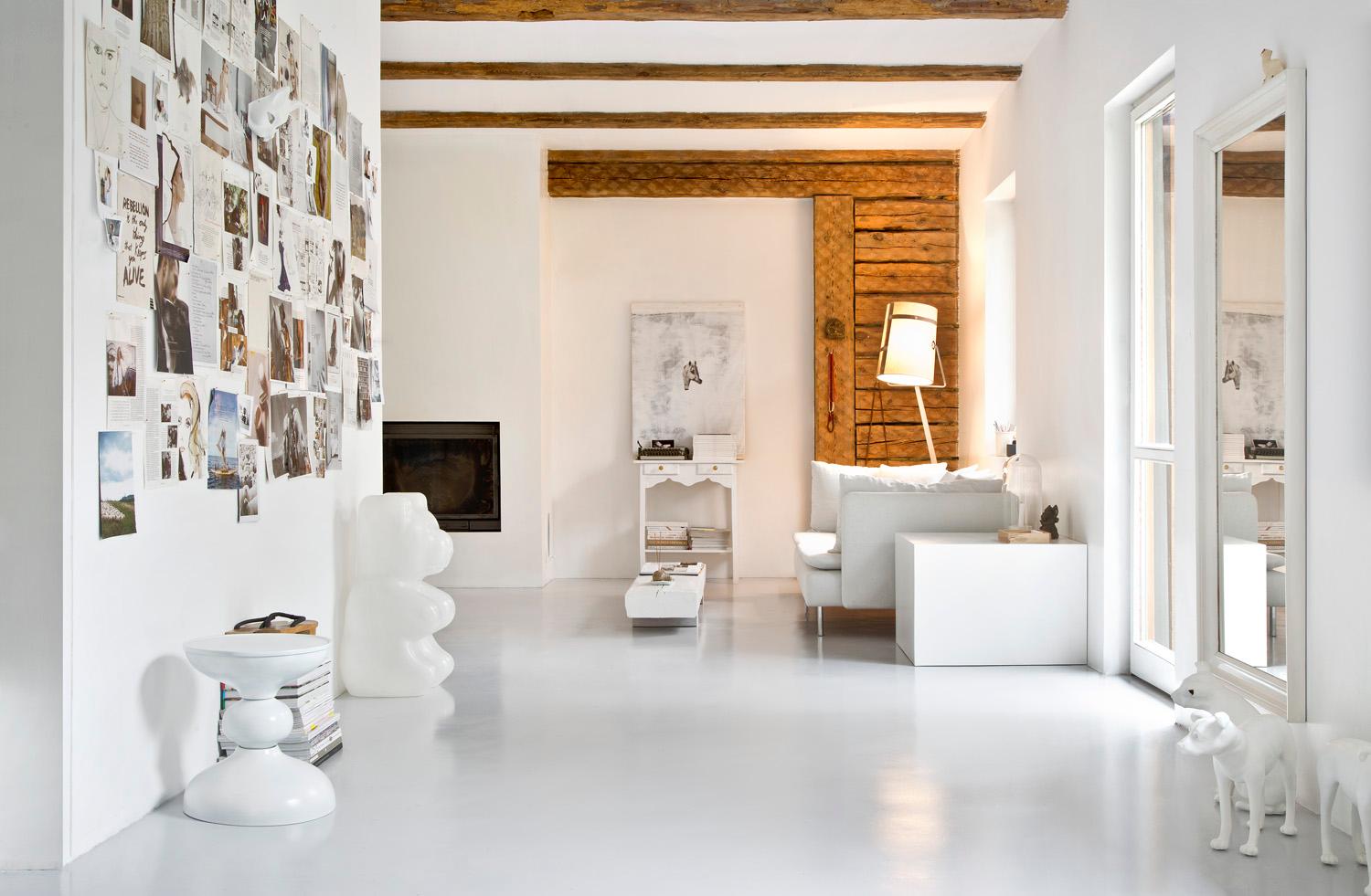 Joanna-Gwis-House-Fireplace