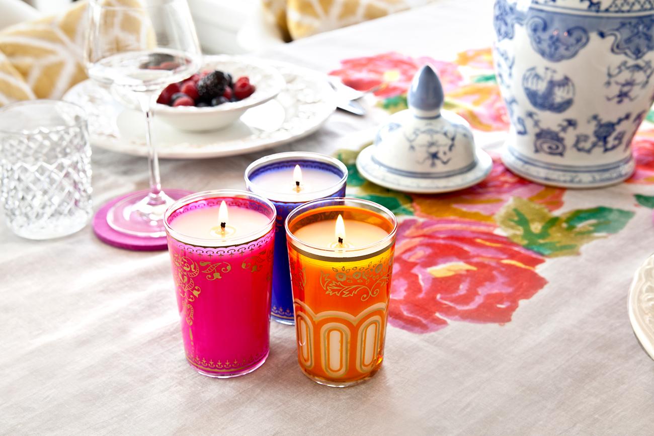 Festival di Coachella Candele in Vetro Colorato su Tavola Boho Coachella, Festival di Coachella, Arte, Moda, Trend, Casa, Vintage