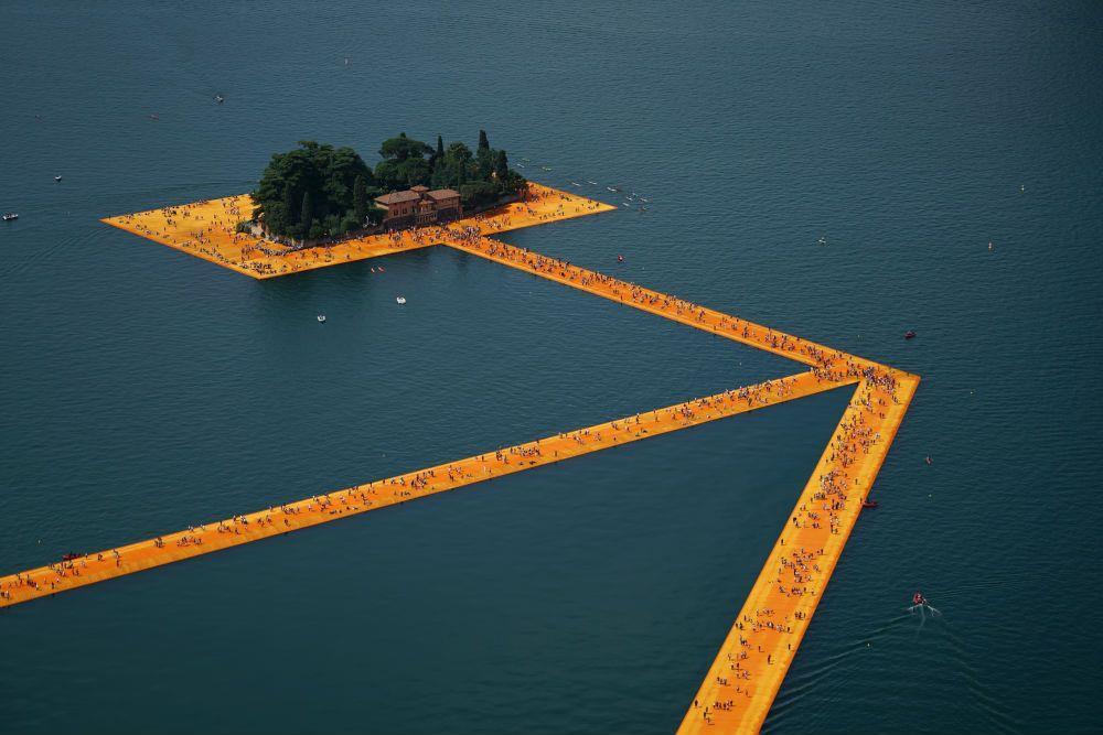 Dalani, Christo The Floating Piers Passerella Galleggiante Giallo Dalia Isola di San Paolo Dalani, Christo, Arte, Progetto, Ispirazioni