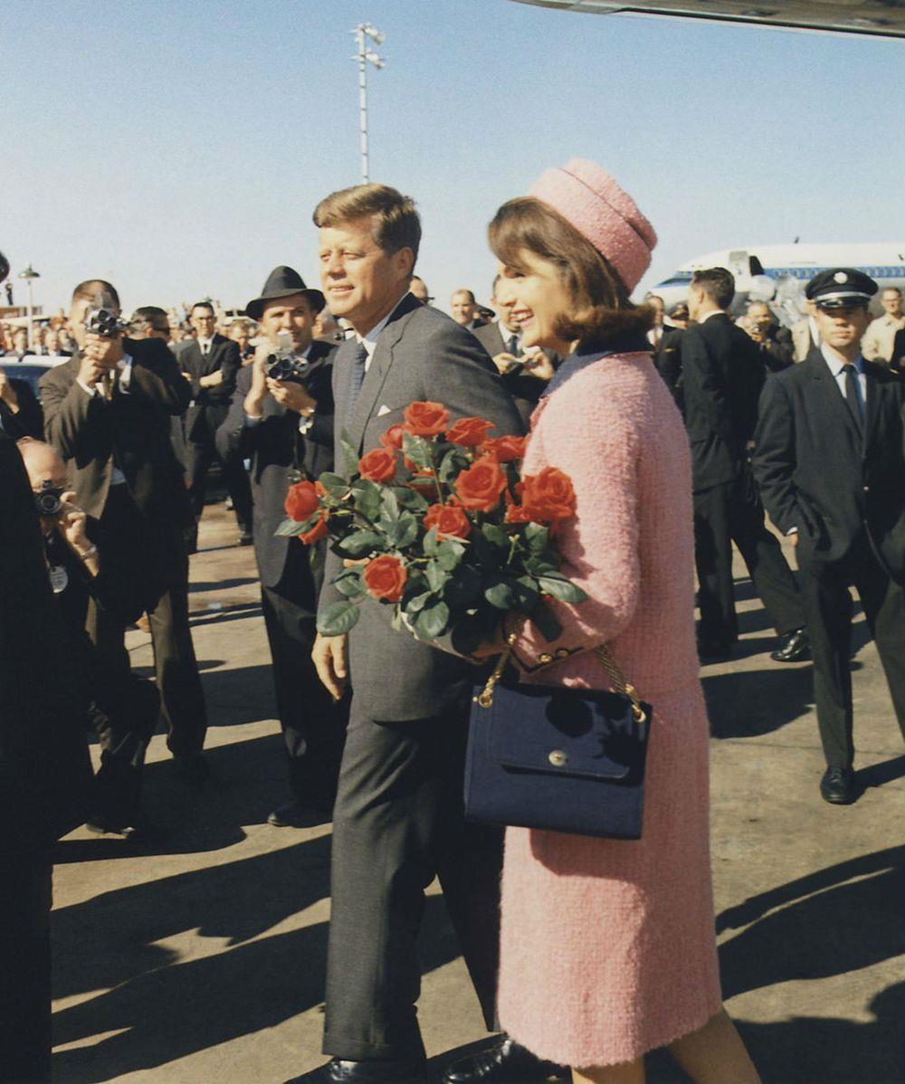 Dalani, Jacqueline Kennedy, American Glam Style, Tailleur Rosa Chanel Dallas 1963 Dalani, Jacqueline Kennedy, Style, Ispirazioni, Arte, Cinema, Passione, Moda, Casa, New York