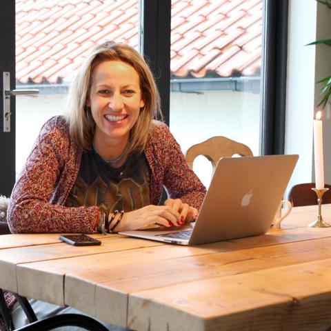 Binnenkijken bij Julie Hoyng