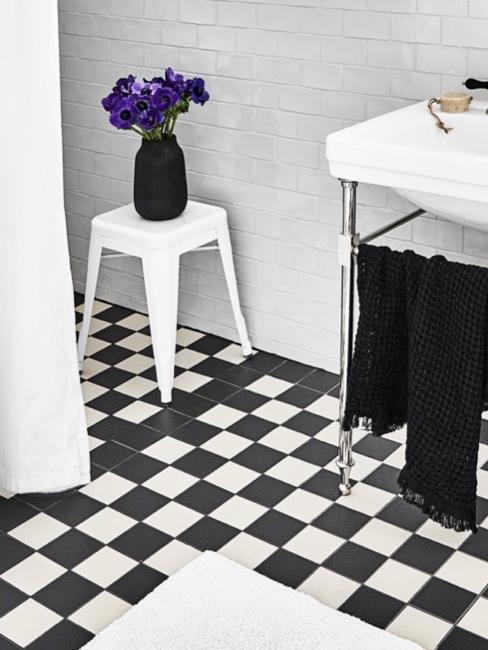 Tende da doccia Bagno bianco e nero con tenda doccia bianca