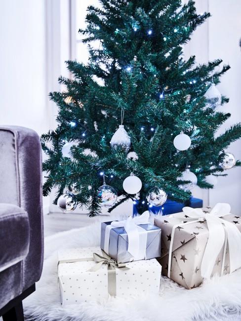 Idee regalo per Natale Albero di Natale con regali