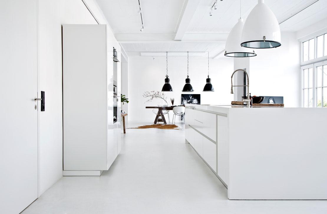 Westwing-Hausbesuch-Joanna-Goetz-Liebesbotschaft-Kueche-Esszimmer