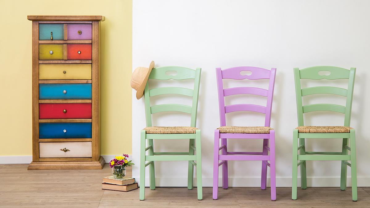 I Colori per la Primavera 2016 Sedie e Cassettiera in Legno Colorato Colori-per-la-primavera-2016, Pantone, Serenity, Quarzo-rosa, Celeste