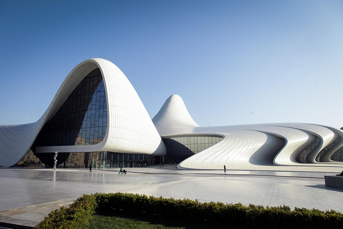 Zaha Hadid Centro culturale Heydar Aliyev Zaha Hadid, Architettura, Design, Moda, Londra, Archistar, Designer, Morte