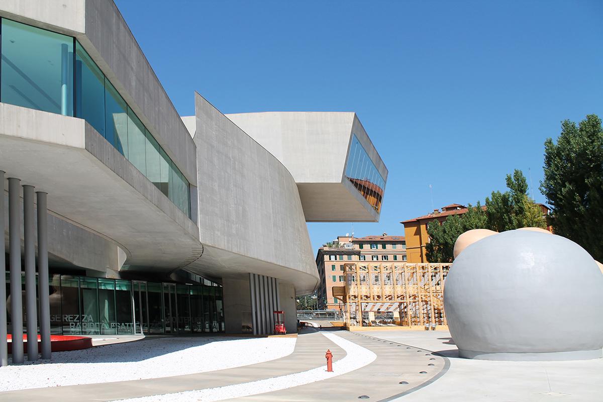 Zaha Hadid Maxxi di Roma Zaha Hadid, Architettura, Design, Moda, Londra, Archistar, Designer, Morte