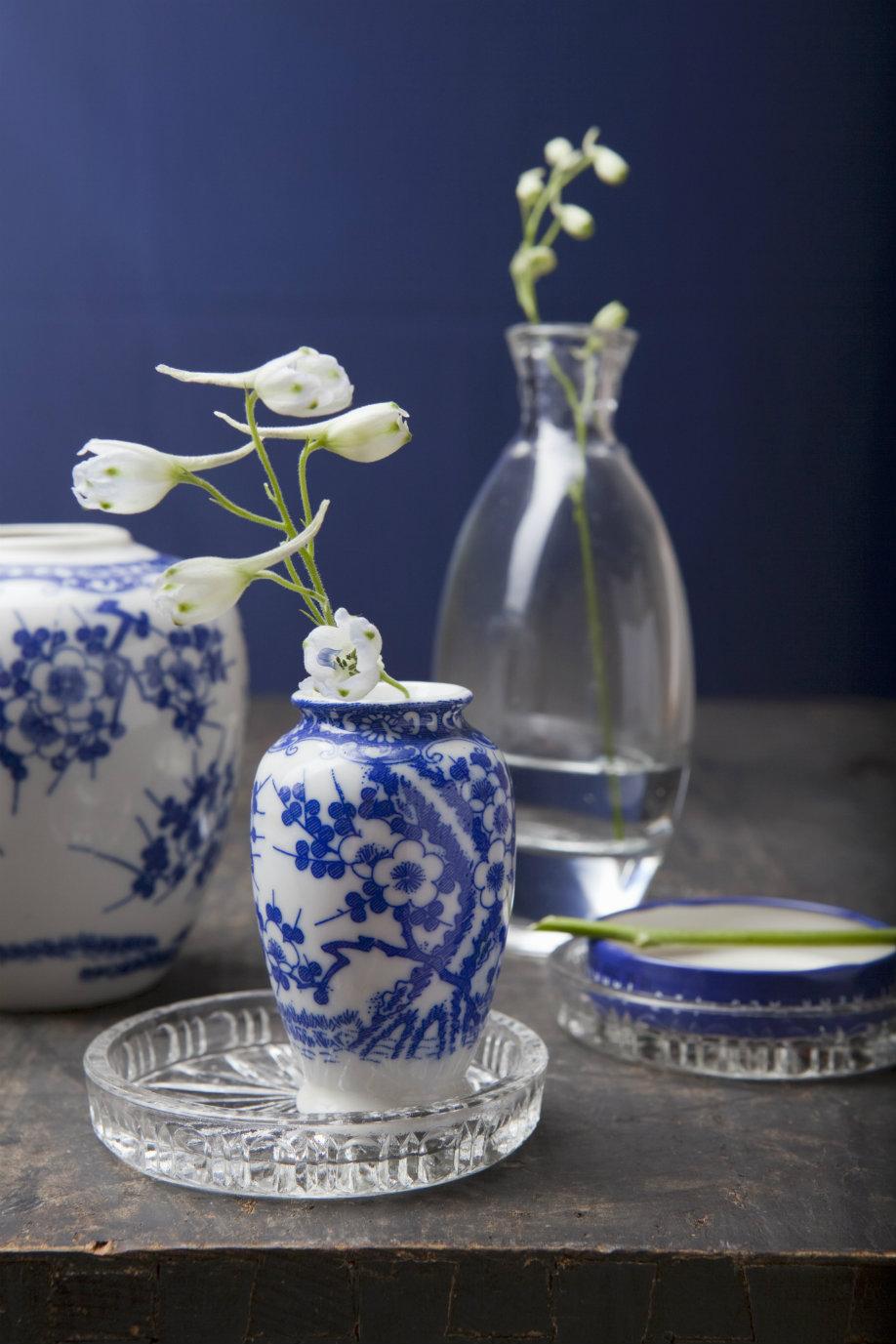 Dalani, Chinoiserie Porcellane Orientali in Porcellana Bianca dipinta di Blu Fiori Bianchi Dalani, Chinoiserie, Stile, Casa, Oriente, Colori, Decorazione