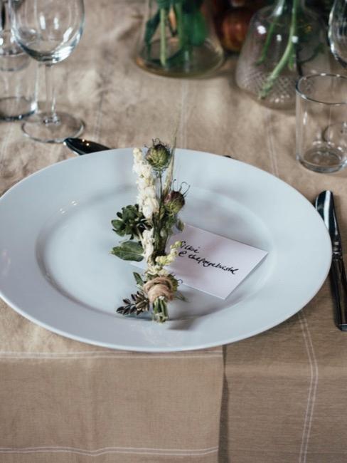 Segnaposti matrimonio Dettaglio tavola con piatto e segnaposto