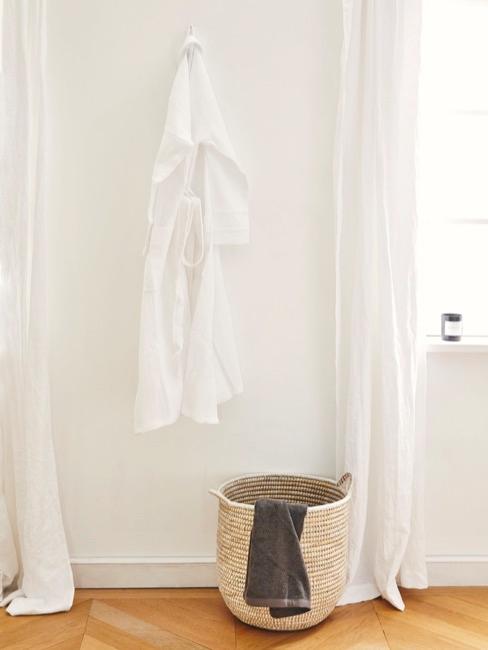 Rattan Wäsche Korb im Badezimmer