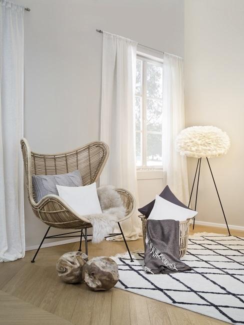 Wolkenlampe Banner Wolkenlampe im Zimmer neben Sessel