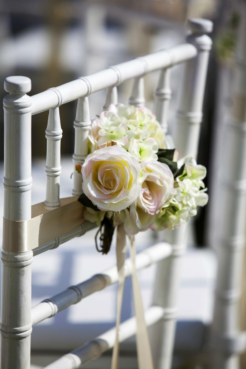 Dalani, Matrimonio Decorare le Sedute degli Sposi con Fiori e Tulle Dalani, Matrimonio, Colori, Decorazioni, Idee, Primavera, Stile