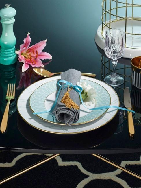 Table de décoration de mariage en turquoise Set de table avec éléments décoratifs turquoise