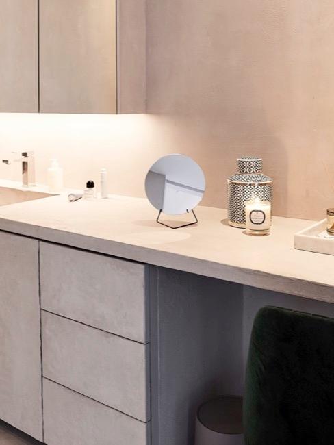 La salle de bain moderne de Delia à Montréal