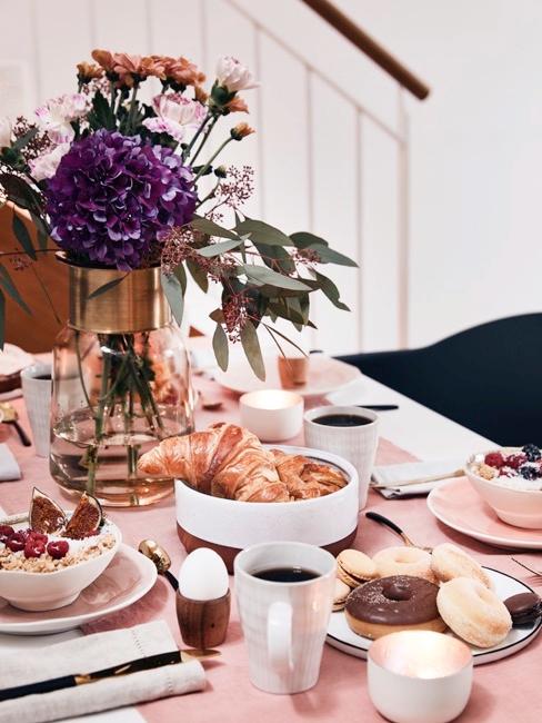 Petit-déjeuner dans un loft
