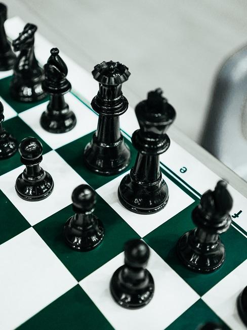 Spieleabend Schachbrett mit Figuren