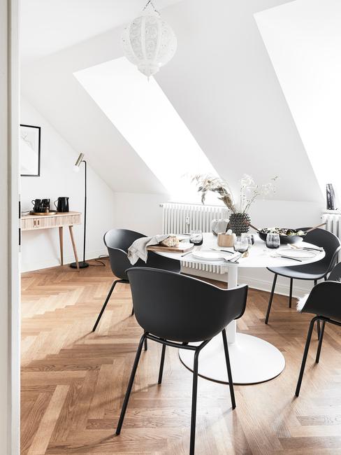 Salle à manger dans un loft