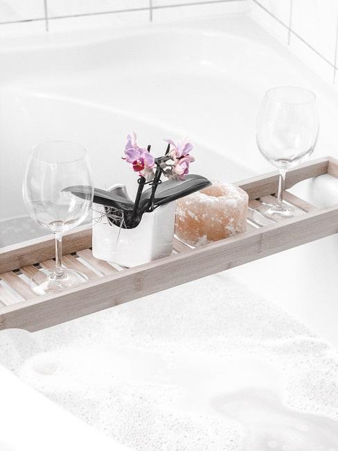 spa-a-domicile Tablette pour baignoire avec bougie, fleurs et deux coupes en verre