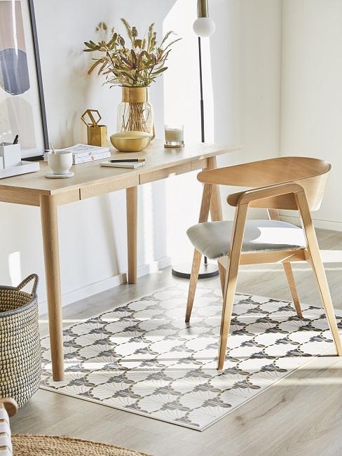Hygge Banner 2 Stuhl und Tisch aus Holz im Hygge Style