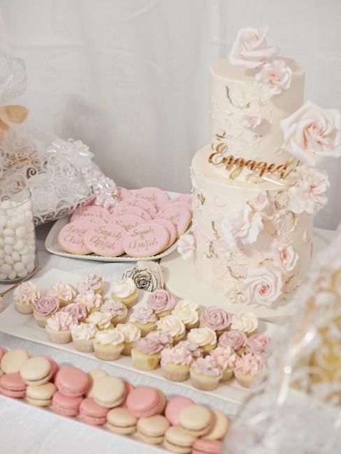 Candy Bar Candy Bar con dolci bianchi e rosa