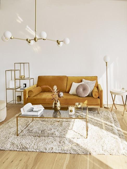 Farbkombinationen Wohnzimmer mit gelben Sofa