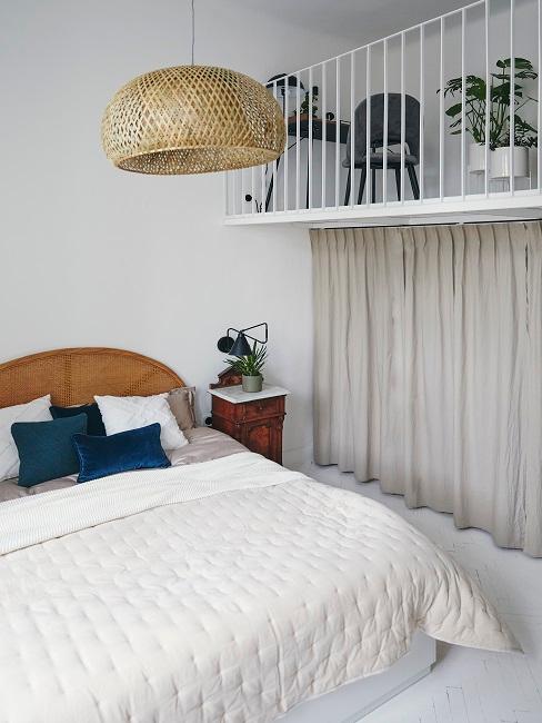 Kleines Schlafzimmer mit Schranksystem