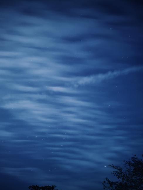 azul-cobalto-banner Amanecer con nubes en tonos azul cobalto