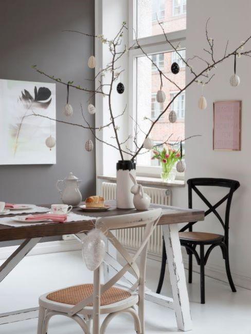 albero di pasqua tavolo da pranzo con albero di pasqua fatto con rami di ciliegio