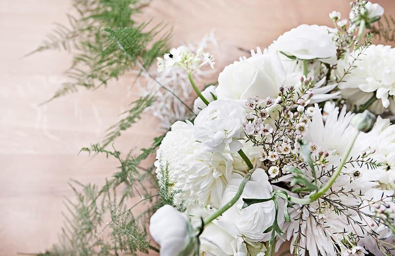 Winterliche Blumendeko mit Anastasia Benko