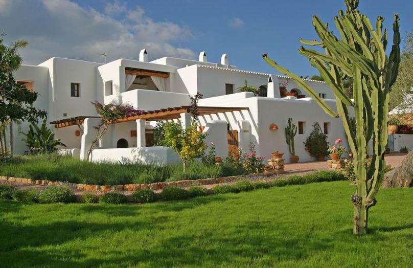 Ibiza s Tahnee van der Merve