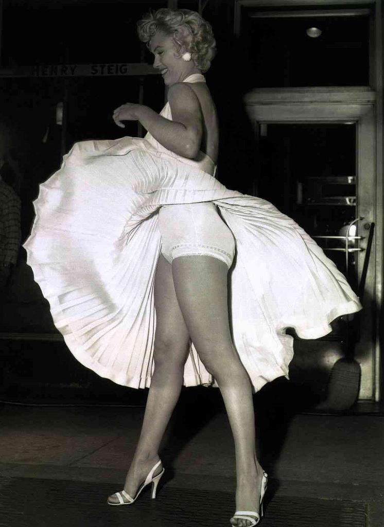 Dalani, Marilyn Monroe in Abito Bianco Durante le Riprese del Film Quando la Moglie è in Vacanza Dalani, Marilyn Monroe, Arte, Cinema, Hollywood