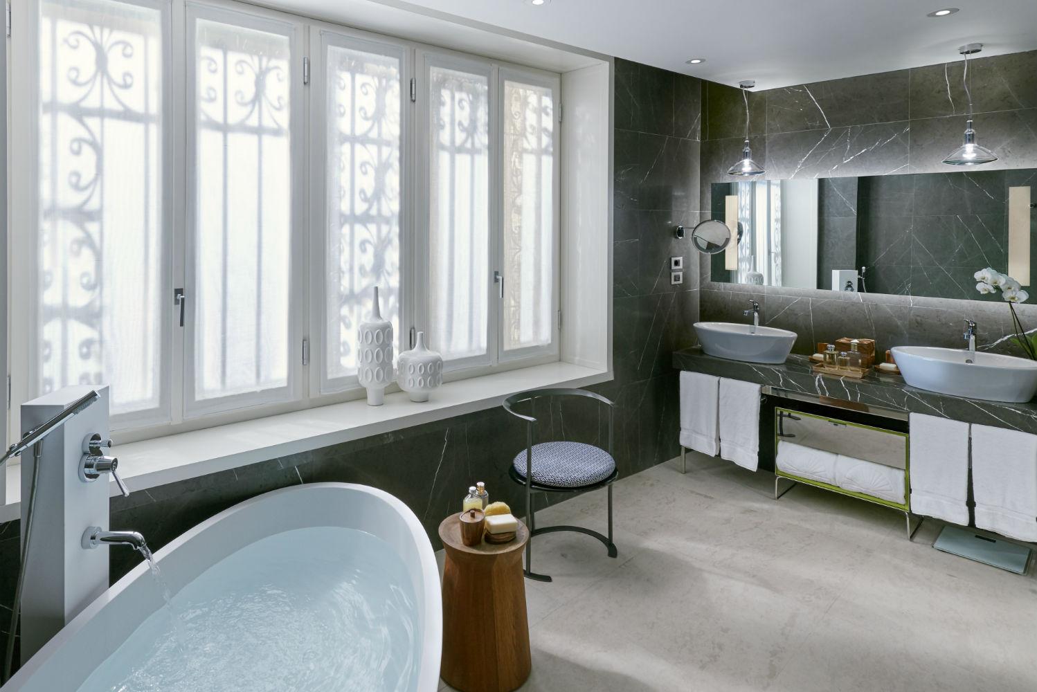 Premier Suite Bathroom