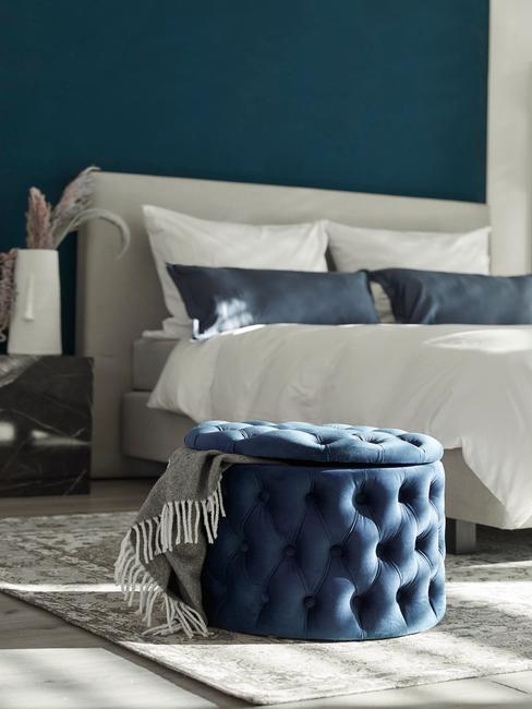 Sypialnia z dodatkami w kolorze Classic Blue