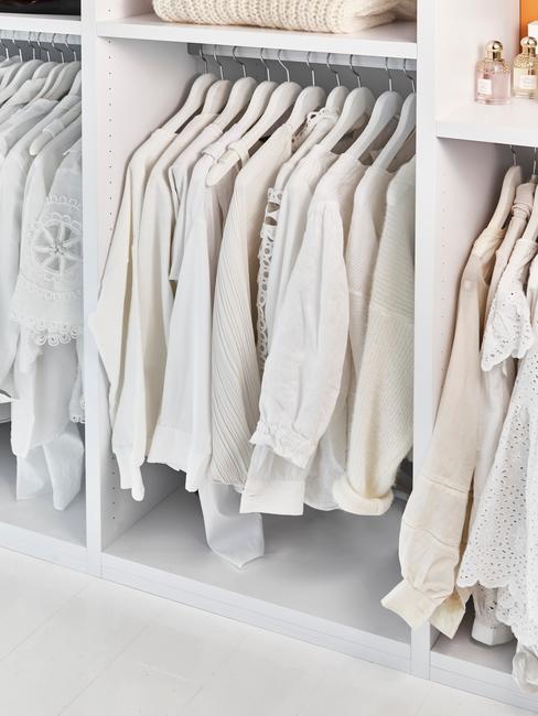 organizzare armadio Armadio ordinato in bianco