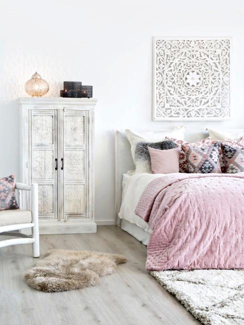 habitación con una decoración oriental