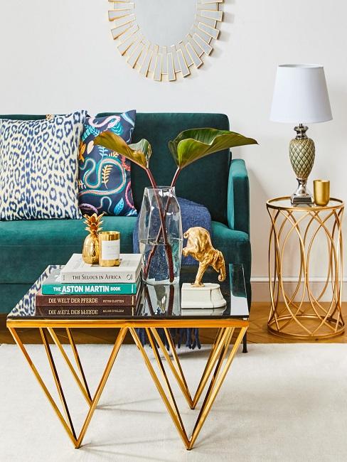 Mid-Century-Style modern Mid-Century-Style modern: Sofa, Couchtisch, Beistelltisch, Lampe und Deko