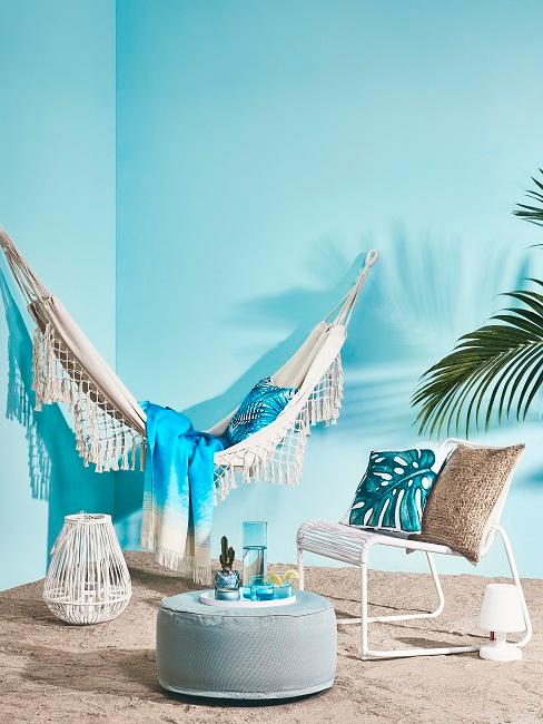 Wandfarbe Blau Türkis mit Hängematte