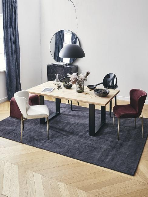 Designer Esszimmer im Scandi Chic in dunklen Farben