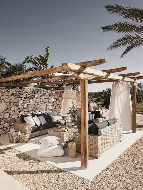 Schöne Terrasse im mediterranen Stil