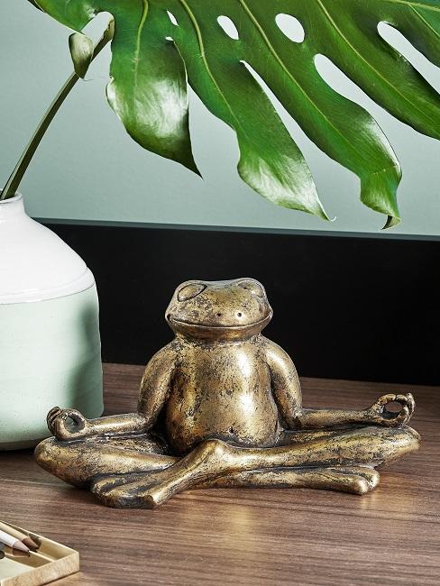 Goldener Frosch als Dekoobjekt