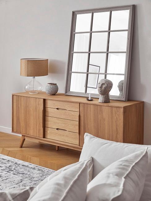 Sideboard in Holz mit großem Spiegel und Dekoelementen