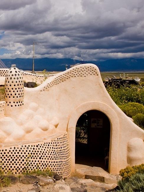 Earthship von außen