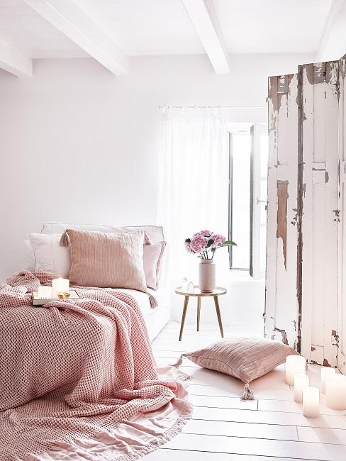 Schönes Schlafzimmer in Rosa
